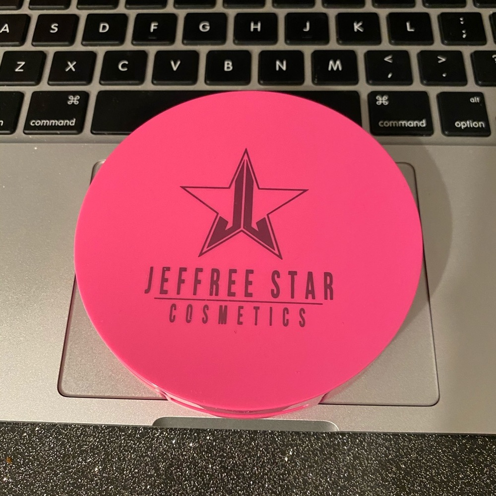SOLD jeffree star highlighter